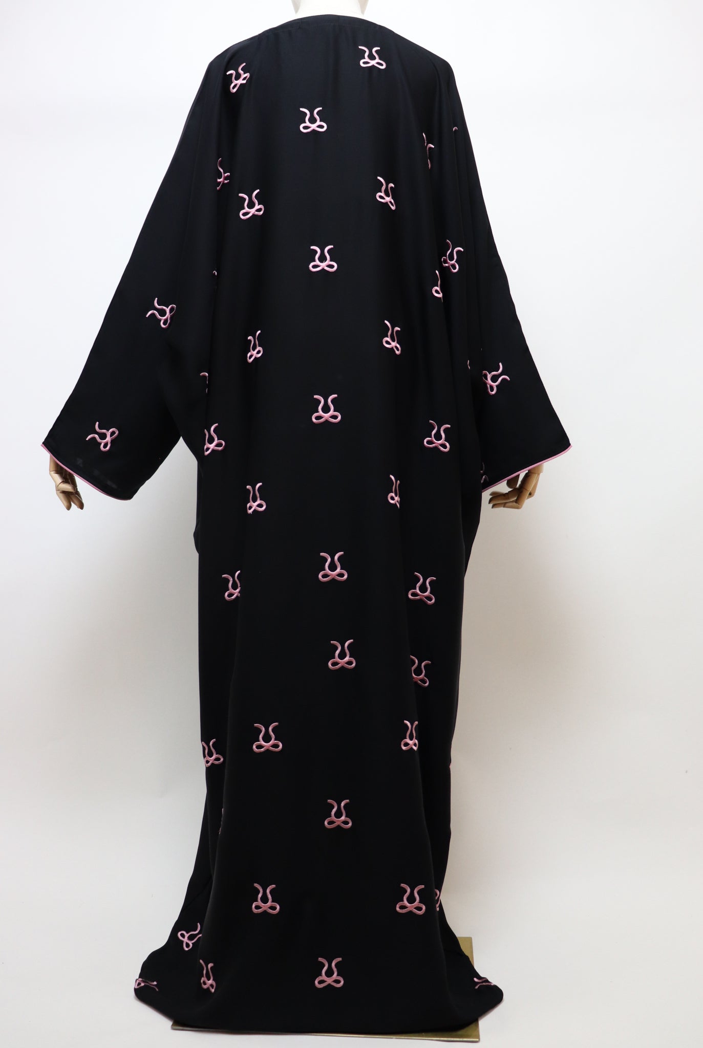 Open Bisht Bow Embroidery Abaya - Black