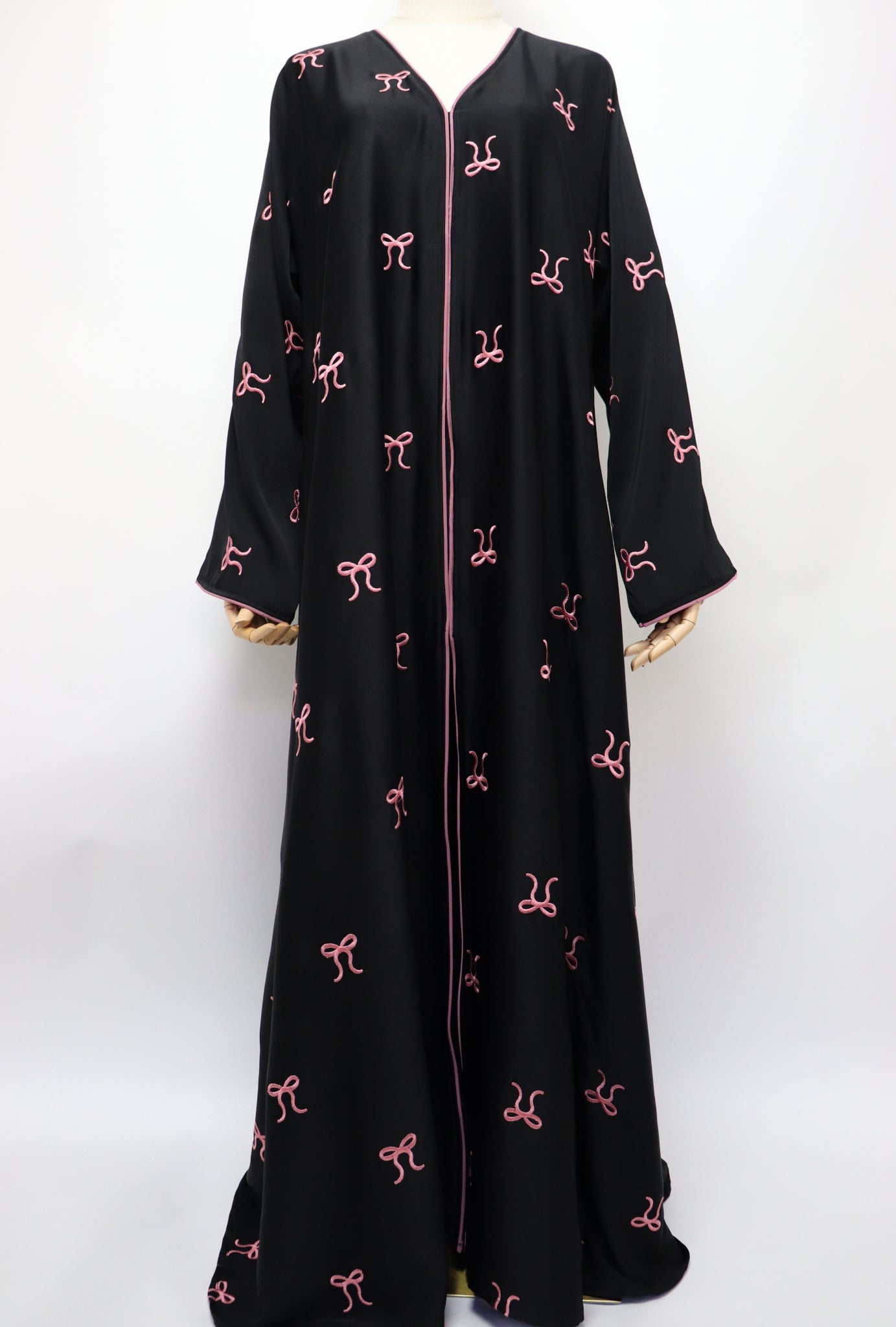 Open Bow Embroidery Crinkle Abaya - Black / Pink